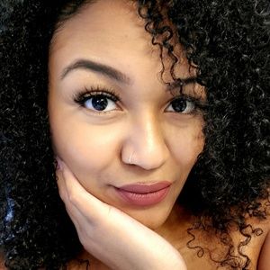 Meet your Posher, Keona